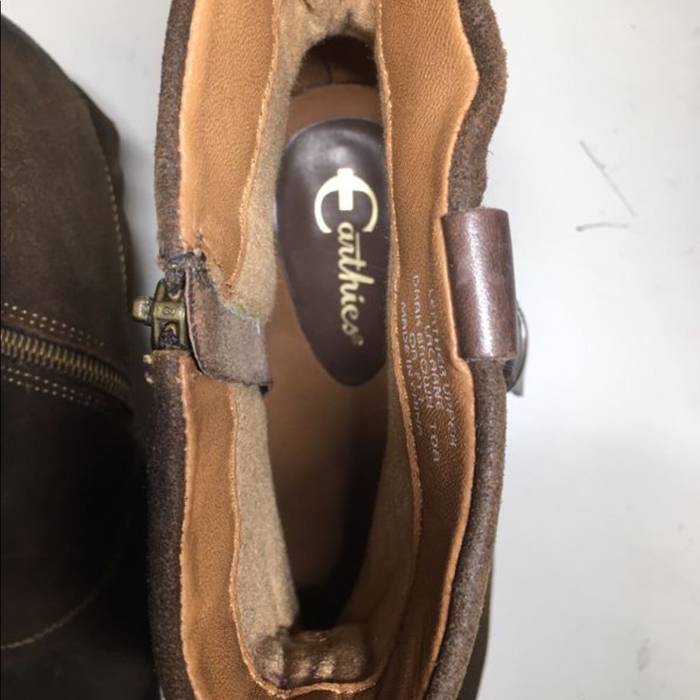 Boots - Picture 3 of 8